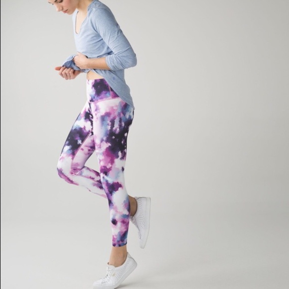 Lululemon- Wunder Under | Blooming Pixie- Size 6